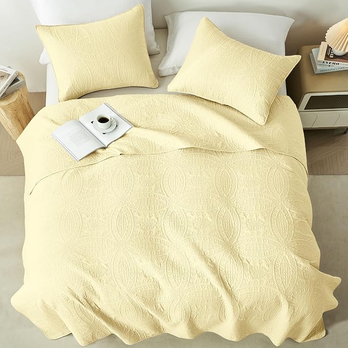 akkialla Butter Yellow King/Cal King Quilt Set, Ultrasonic Lightweight - Image 3