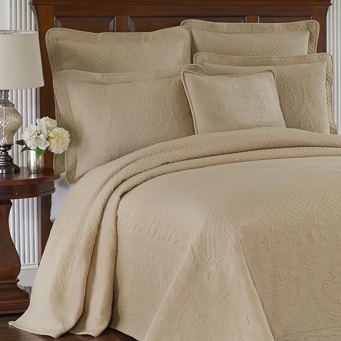 King Charles Modern Farmhouse Floral Matelasse Bedspread, 100% Cotton - Image 4