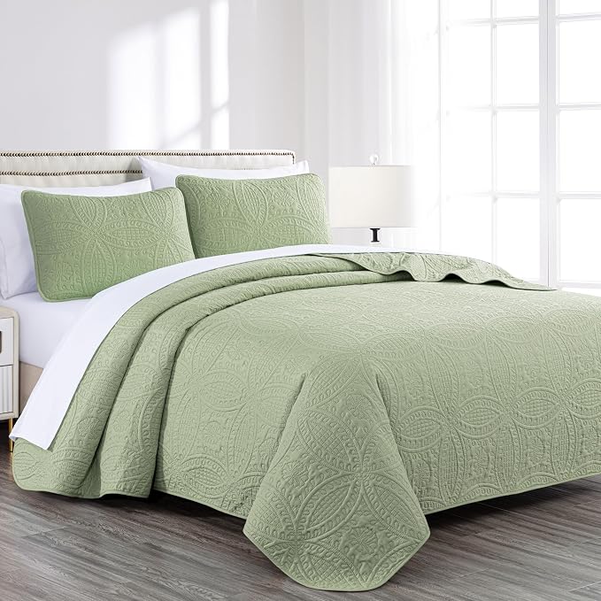 Chezmoi Collection Austin 3-piece Oversized Bedspread Coverlet Set by ChezmoiCollection