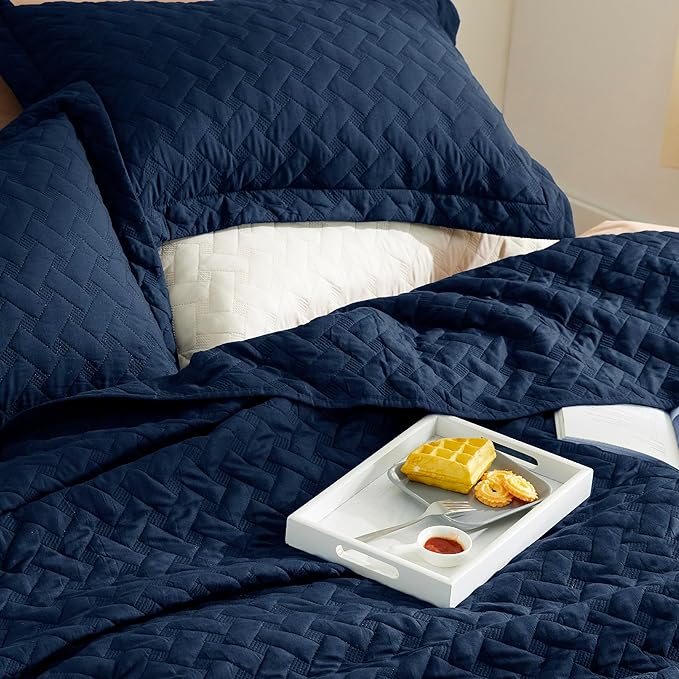 Bedsure California King Quilt, Lightweight Comforter Set, Basket Weave - Image 2