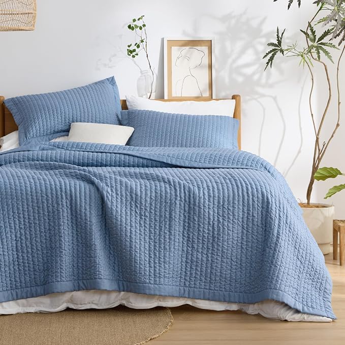 Bedsure Twin Quilt, Lightweight Soft Striped Comforter Bedding Set, All-Season by Unknown