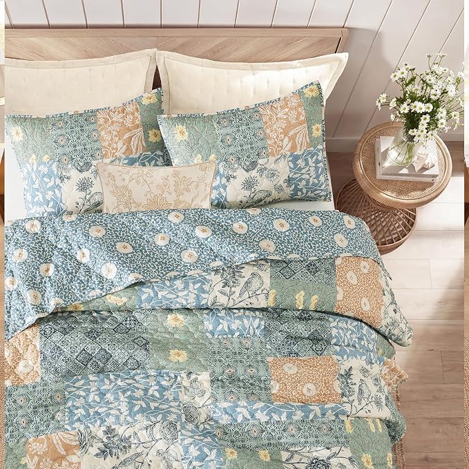Queen Quilt Set-3 Pieces Soft Bedding Lightweight Floral Patchwork Coverlet | - Image 2