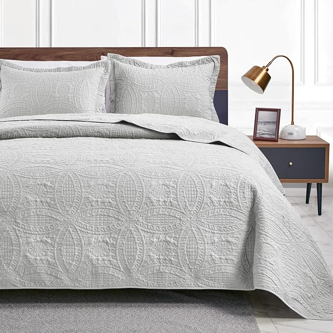 Love's cabin Oversized King Size Quilt Bedding Set Light Grey Bedspreads by Lovescabin