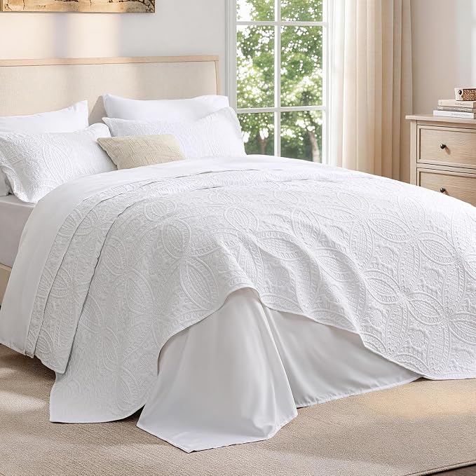 Love's cabin King Quilt Set White, Bed in a Bag King Size Bedding 7 Pieces by Lovescabin