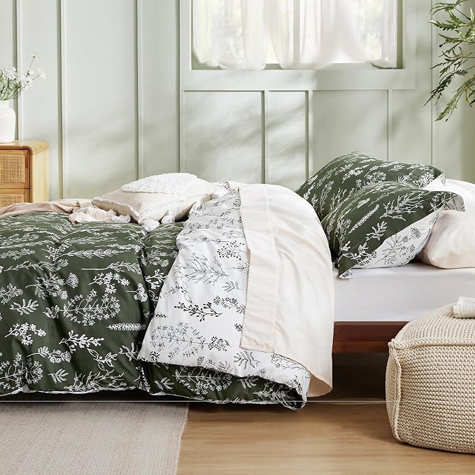 Bedsure Dark Olive Queen Comforter Set - Image 4