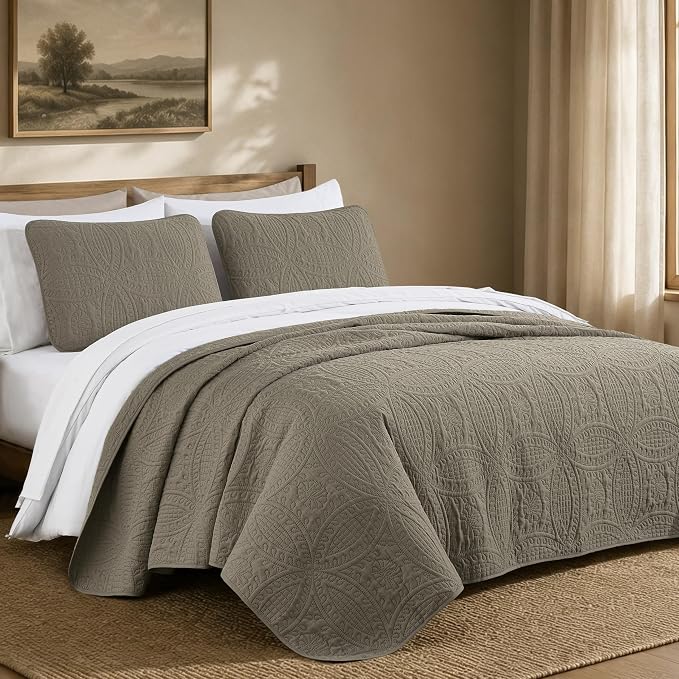 Chezmoi Collection Austin 3-piece Oversized Bedspread Coverlet Set by ChezmoiCollection
