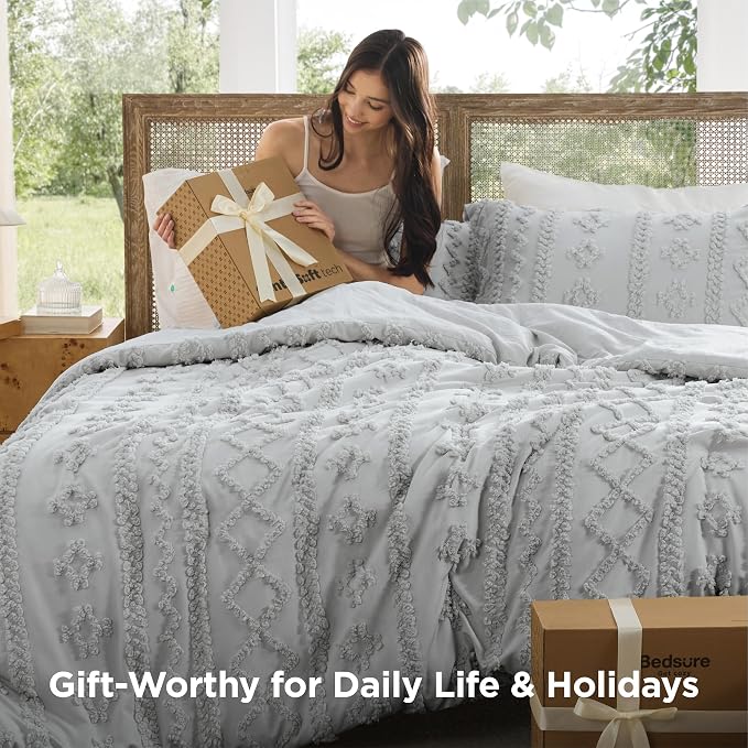 Bedsure Tufted Boho Comforter Set Oversized Queen - Image 4
