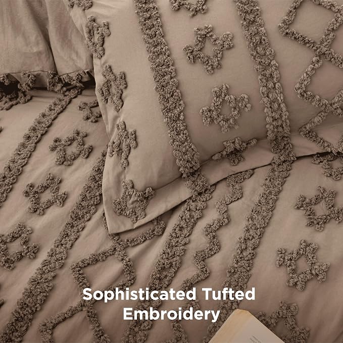 Bedsure Tufted Boho Comforter Set King Size - Image 3