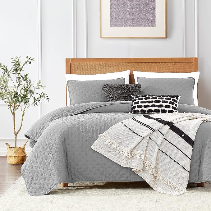 ROARINGWILD Light Grey Twin Size Quilt Bedding Sets by ROARINGWILD