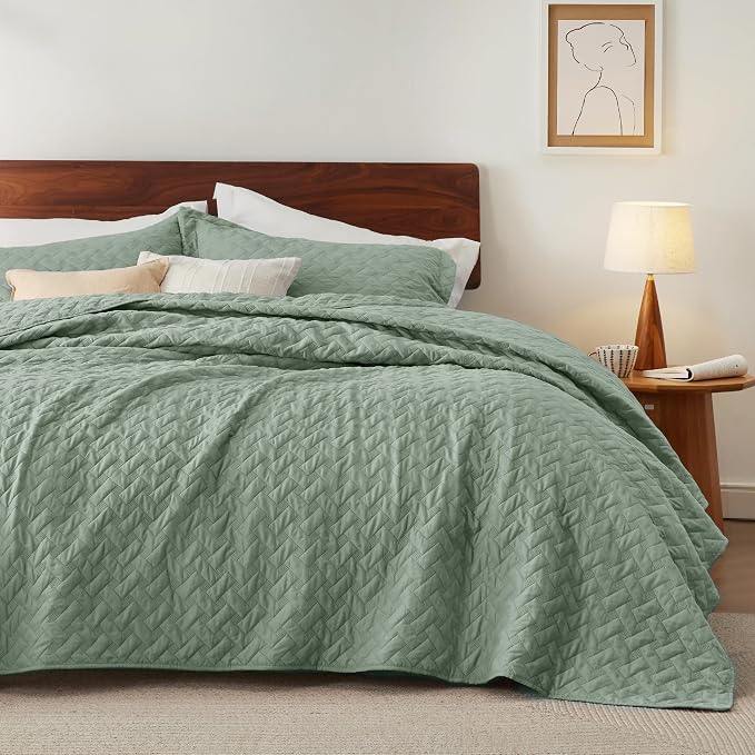 Bedsure Quilts Queen Size, Lightweight Comforter Set, Sage Green Bedspread | - Image 5