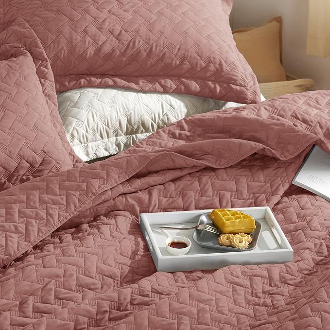 Bedsure Queen Size Quilt, Lightweight Comforter Set, Basket Weave, All-Season - Image 2