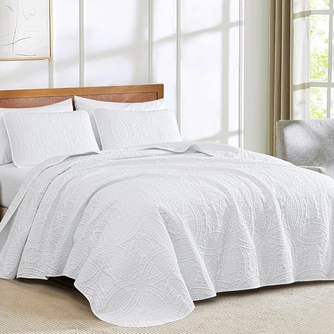 Chezmoi Collection Austin 3-piece Oversized Bedspread Coverlet Set by ChezmoiCollection