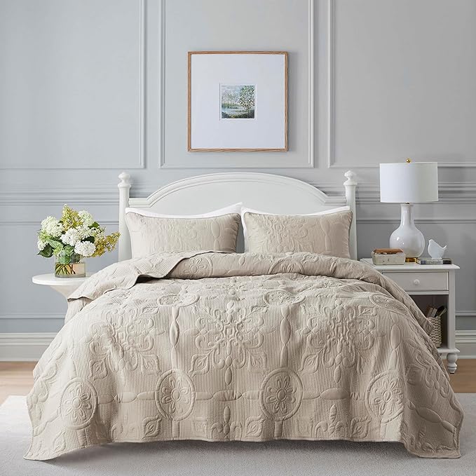 B2EVER Beige Damask Quilt Queen Size Bedding Sets by B2EVER