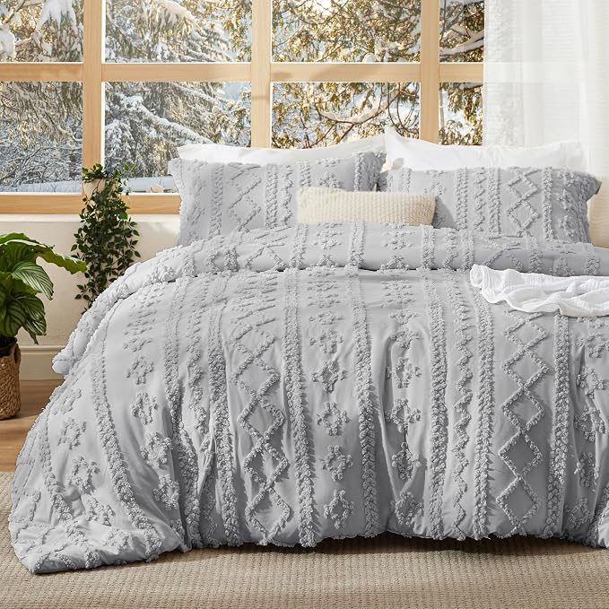 Bedsure Tufted Boho Comforter Set Queen Size by Unknown