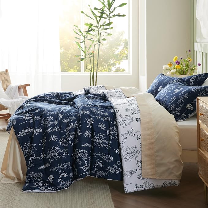 Bedsure Navy King Comforter Set - Image 4