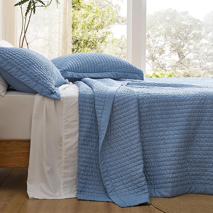 Bedsure Twin Quilt, Lightweight Soft Striped Comforter Bedding Set, All-Season - Image 2