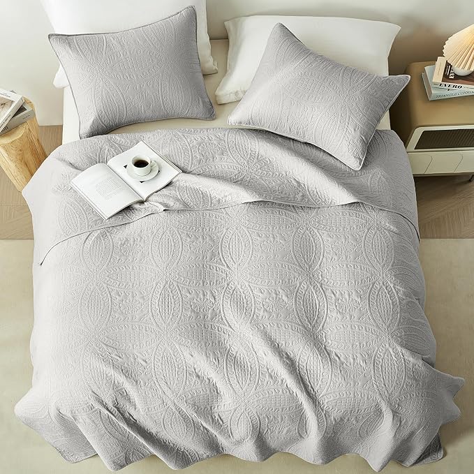 akkialla 118"x106" Light Grey California King Quilt Set, Oversized Floor-Length - Image 3