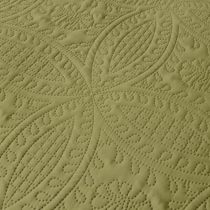 akkialla 118"x106" Olive Green California King Quilt Set, Oversized - Image 7