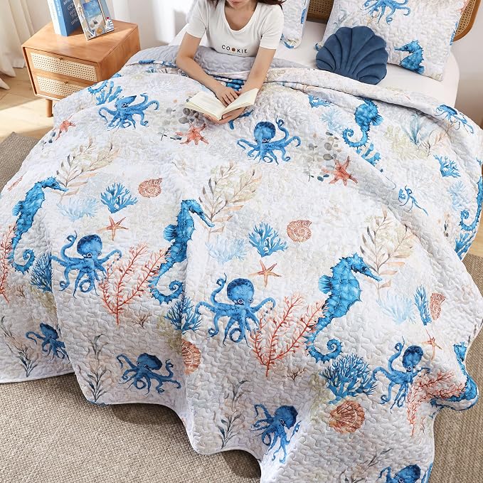 weigelia Coastal Quilt King Size, Seahorse Lightweight Summer Bedding | - Image 3